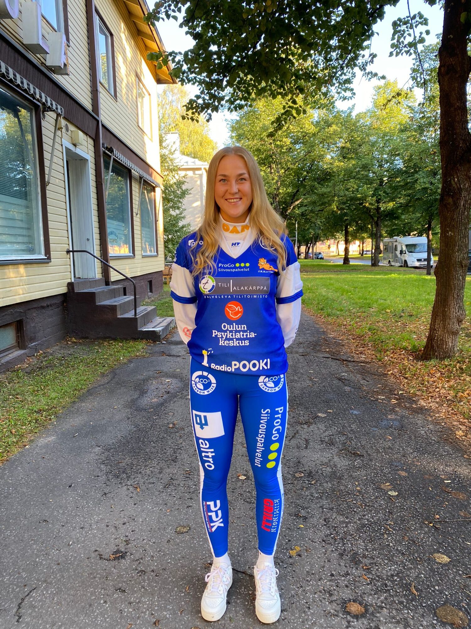 Elina Kärsämän sopimus purettu – matkustaminen vaatii veronsa