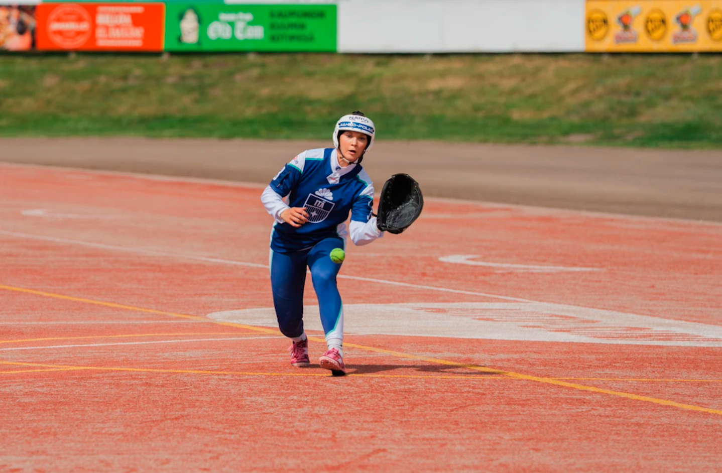 Karoliina Soppela kuukauden pelaaja sekä kauden etenijäkuningatar ja kärkilyöjätilaston voittaja